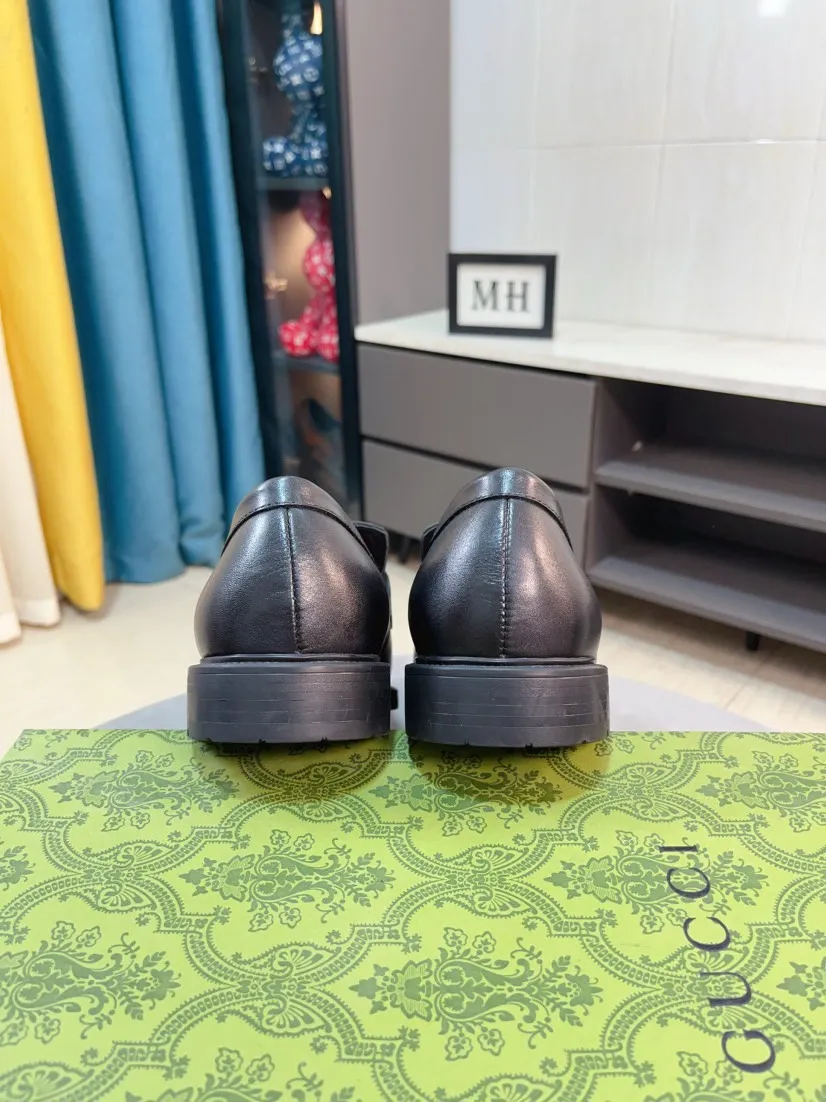 Men's shoes 💰500🌹🌹[GUCCI Gucci] A new style of formal men's leather shoes is coming ~ The original quality upper is made of Italian cowhide➕The leather is soft and delicate, comfortable and soft. The top layer of genuine leather, rubber wear-resistant outsole, the shoe shape is dignified and domineering, and the luxury charm is not concealed! The natural and free nouveau riche leads the trend. Code number: 38-44